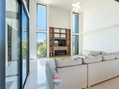 Casa 6 ambientes con 3 baños