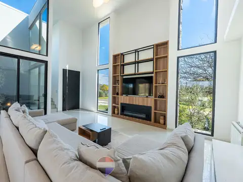 Casa en Venta en Countries y Barrios Cerrados en Mendiolaza, USD 619.999