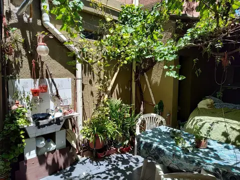 Venta en block !casa multifamiliar con 2unidades funcionales  Excelente oportunidad inversión 315 m2