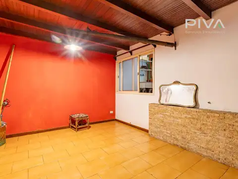 Venta. Casa en Liniers. Cuatro ambientes. Lote Propio