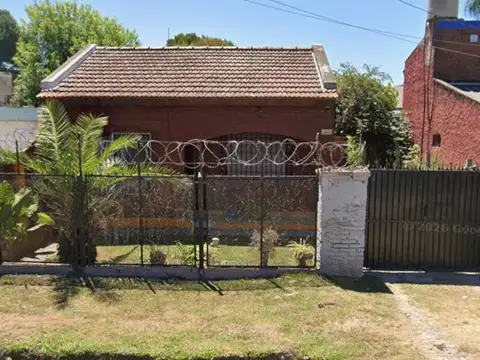 VENTA LOTE C/ 2 CASAS 2 AMB C/CASA ESCOBAR JARDIN