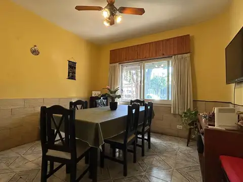 Casa de 4 ambientes con cochera en Saenz Peña