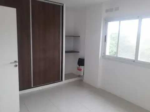 Departamento en Alquiler en Granadero Baigorria, $ 700.000