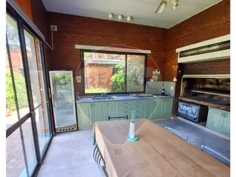 CASA VENTA, 4 DORMITORIOS DEPN PILETA QUINC JARDIN