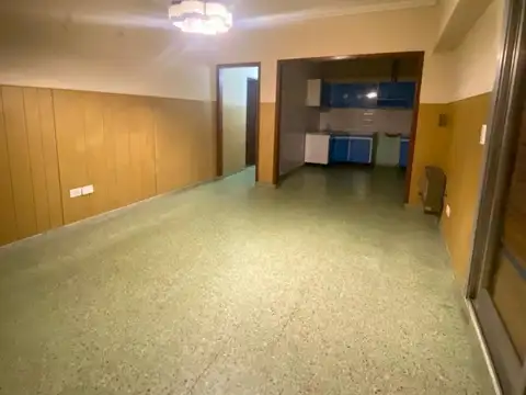844 300, Piso 2