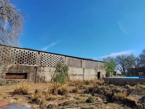 SE VENDE TERRENO 2 HECTAREAS CON GALPON + 3 CASAS
