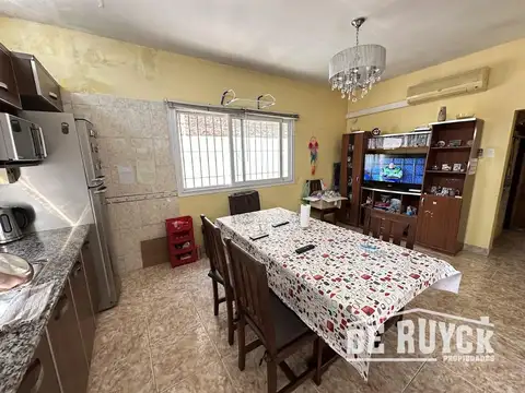 Casa en Venta con 1 cochera