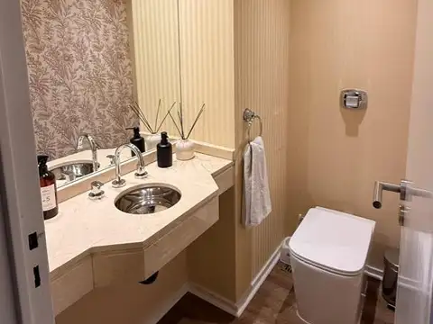 Departamento 5 ambientes con 3 baños