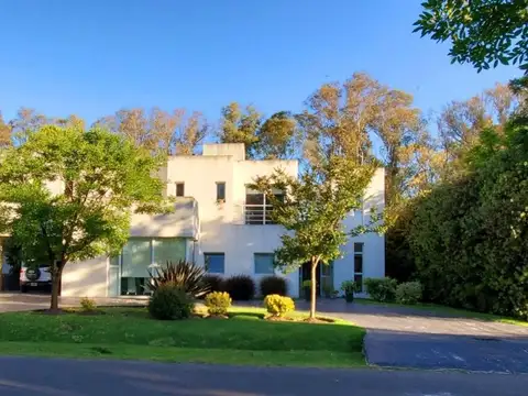 Barrio Santa Ana RP 24 3400