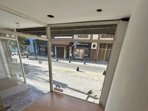 LOCAL COMERCIAL EN ALQUILER. CENTRO DE REMEDIOS DE ESCALADA - Beltrán al 200