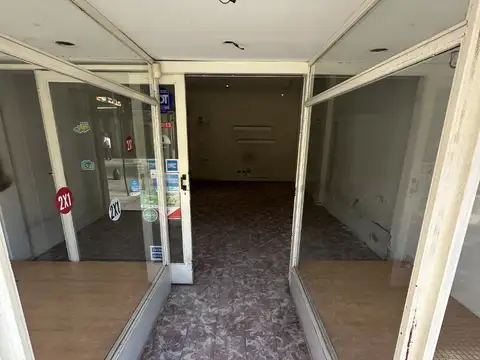 Local en Alquiler en Remedios de Escalada, $ 800.000