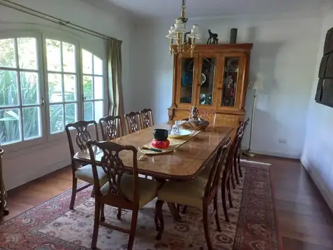 Casa en Venta con 6 cocheras