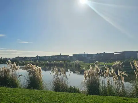 Terreno en Venta de 1051,0 m2