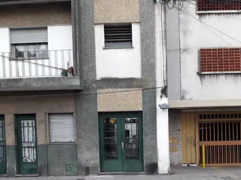 Buenos Aires 1100, Piso 1