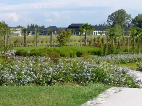 Terreno en Venta en Albanueva, USD 302.036