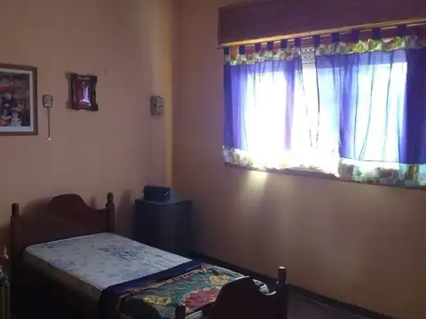 CHALET 3 AMBIENTES CON COCHERA VILLA LUZURIAGA