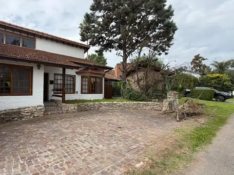 Casa en Venta en Loma Verde, USD 170.000
