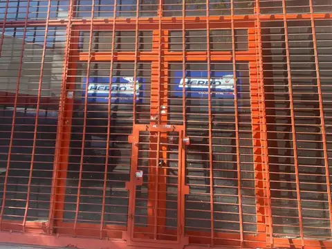LOCAL SOBRE AV. ALBERDI 4800 y vivienda multifamiliar