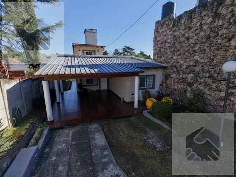 Casa 5 ambientes con 3 baños