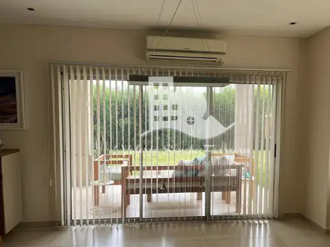 Casa a la venta en las Golondrinas