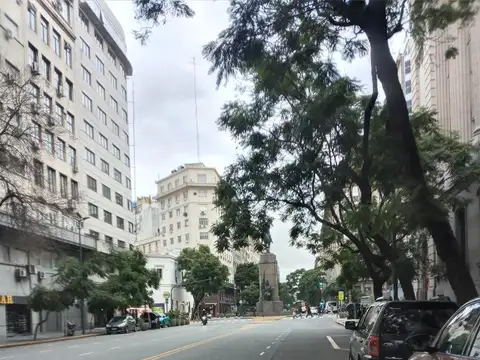 Avenida Presidente Julio A. Roca 500