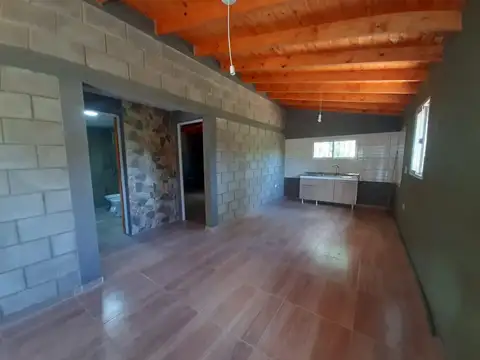 Casa 2 ambientes con 1 baño