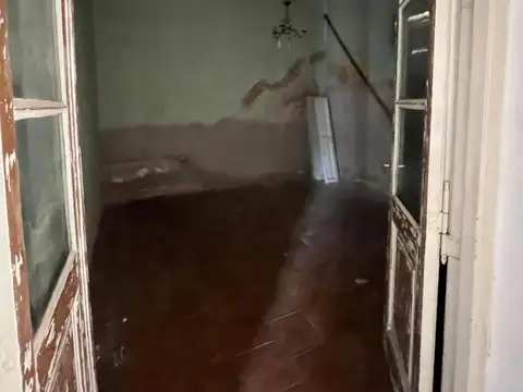 Casa estilo antigua ideal para reciclar