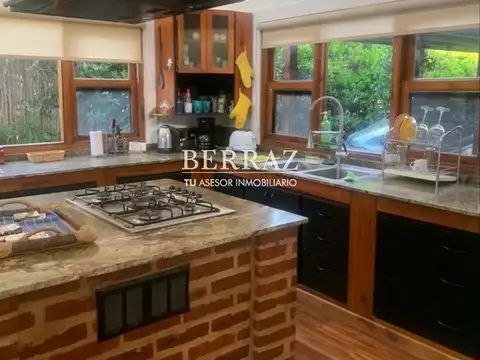 Casa en Alquiler Temporal con 2 cocheras