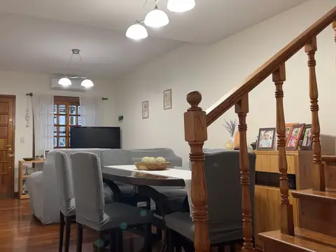 Triplex en venta en Olivos-4ambientes-Patio-Quincho-Apto crédito.