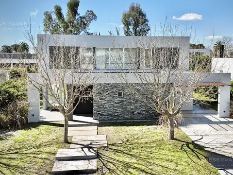 Casa en Alquiler de 4 dormitorios