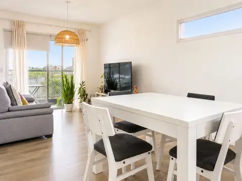 SEMIPISO EN VENTA LA PLATA 1/2 DORMITORIOS COCHERA