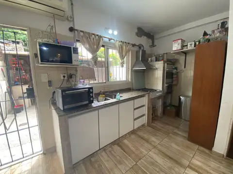 Casa 4 ambientes con 1 baño