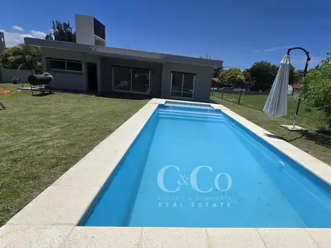 Casa 5 ambientes con 3 baños