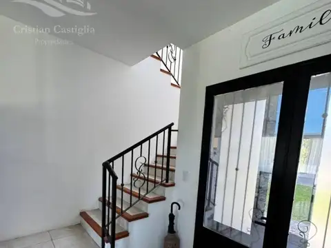 Casa en Venta con 5 cocheras