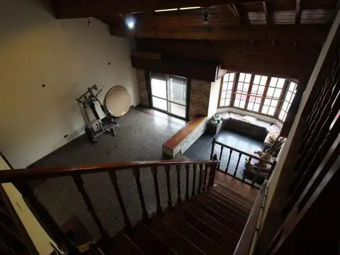 PH en Planta alta al frente de 4 amb.