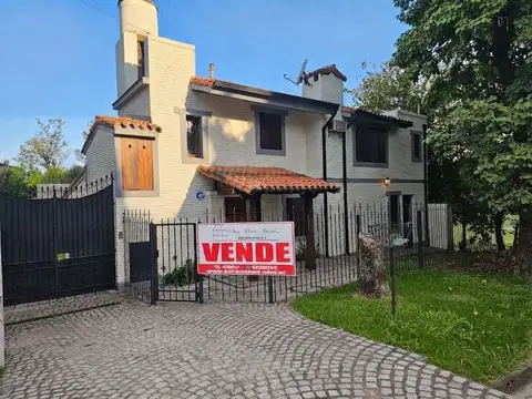 CASA EN VENTA - CRISOSTOMO ALVAREZ 4200