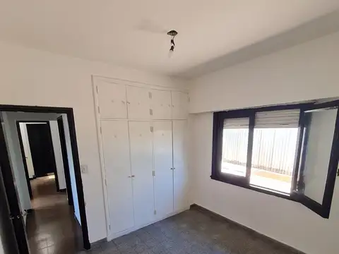 Departamento en Alquiler en Lomas Del Mirador, $ 650.000