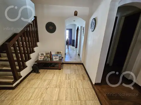 Casa 5 ambientes con 2 baños