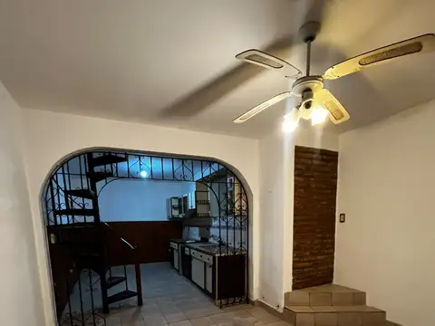 DUPLEX 3 AMBIENTES CON LAVADERO Y TERRAZA