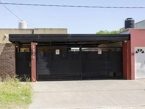 Vendo casa 3 dormitorios en Gonnet Apto Banco
