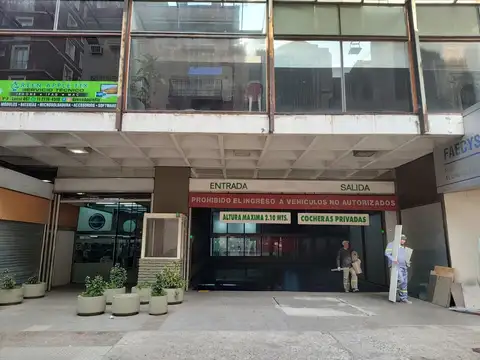 VENTA-COCHERA DOBLE-GALERIA JARDIN-MICROCENTRO 