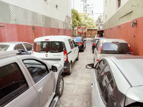 Cochera en Alquiler de 30  mts largo x 8  mts ancho