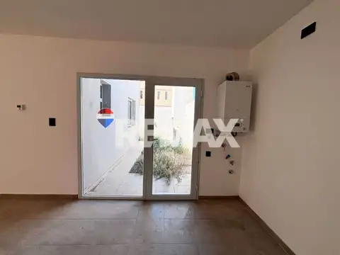 CASA EN PH 2 DORMITORIOS EN B° RENKE, PLOTTIER NQN