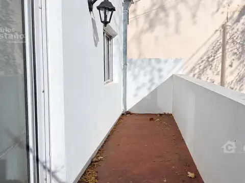 Depto Tipo Casa en Alquiler con 1 cocheras
