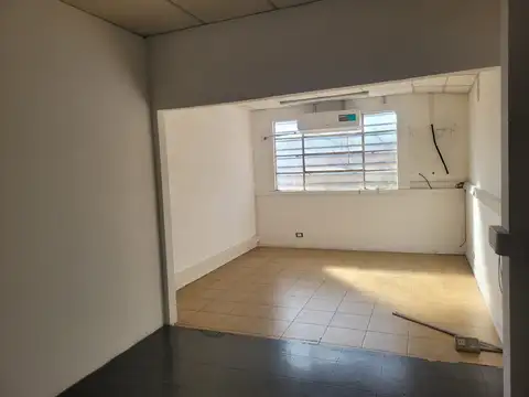 Oficina en Alquiler con 1 cochera