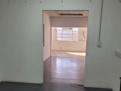 200 m2 de oficinas a 50 mts Panam y Edison