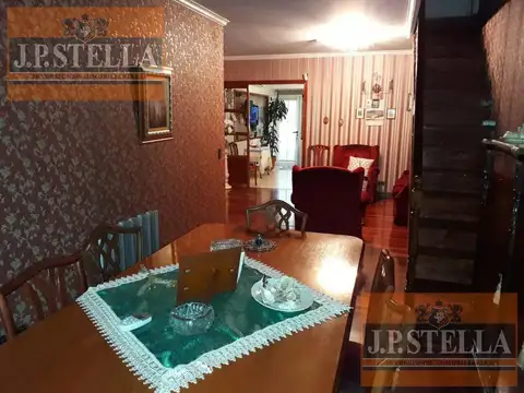 Depto Tipo Casa en Venta 40 años