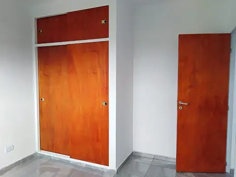 Casa en venta de 2 dormitorios en Eva Peron al 1100