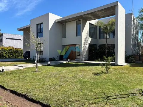 Casa Chalet  en Venta en Campo Grande, Pilar, G.B.A. Zona Norte