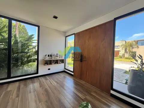 Casa 5 ambientes con 5 baños
